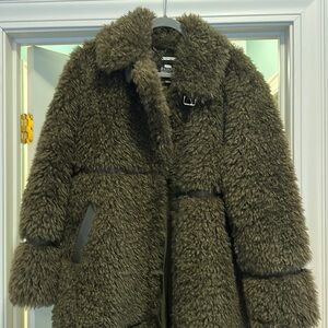 EUC Size large Badgley Mischa Coat